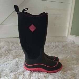 Muck Women's Black and Pink Winter Rain Boots